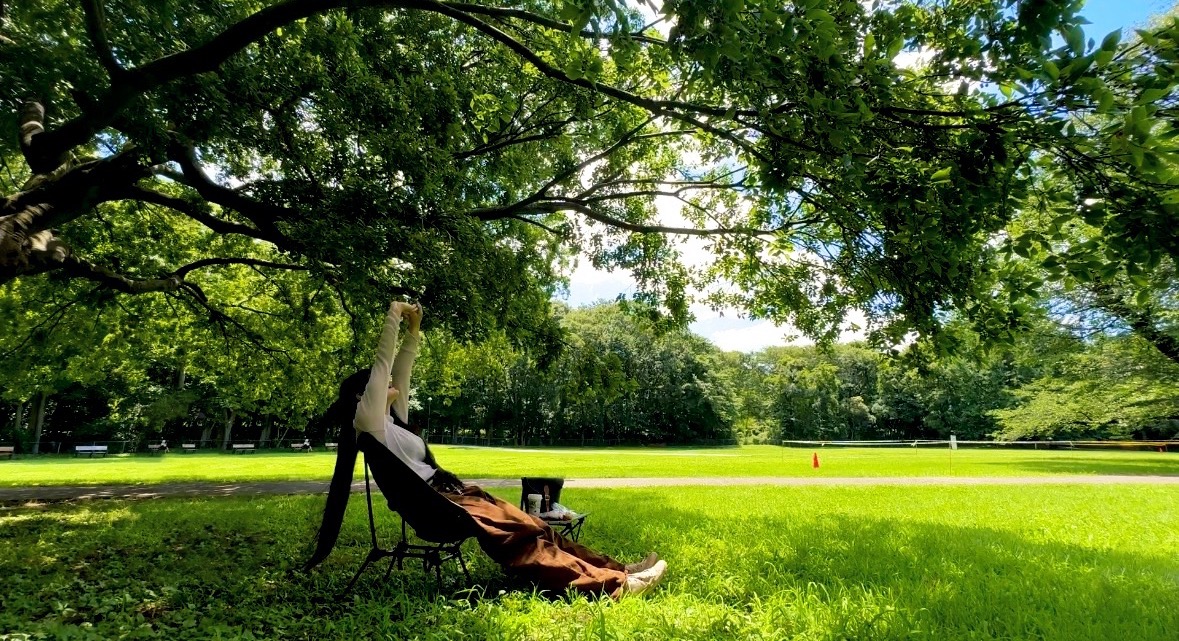 【公園読書・おすすめグッズ】一人で「濃い時間」を過ごすコツと、その魅力